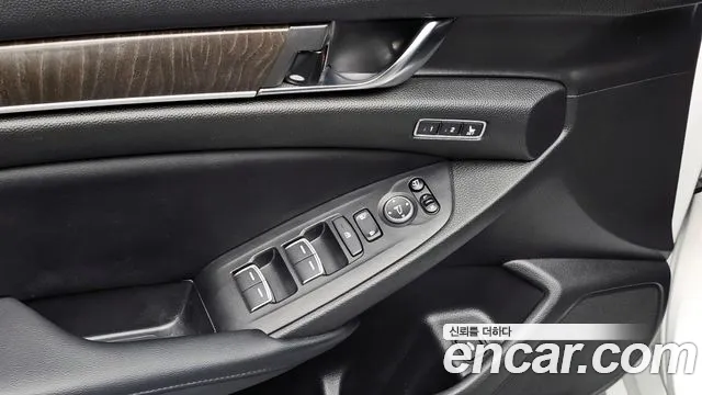 Honda Accord 2018 — фото 19