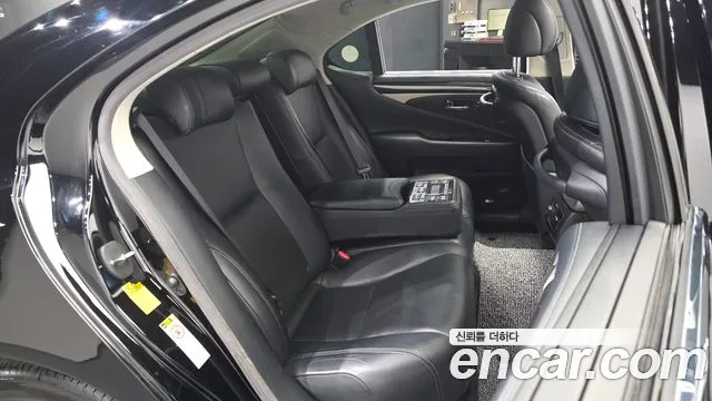Lexus LS 2014 — фото 12