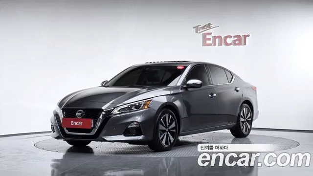 Nissan Altima 2019 — фото 1