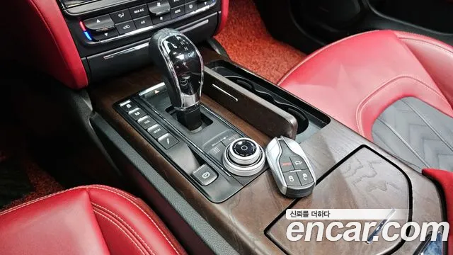 Maserati Quattroporte 2017 — фото 12
