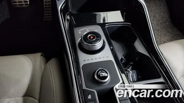 Kia Sorento 2023 — фото 11