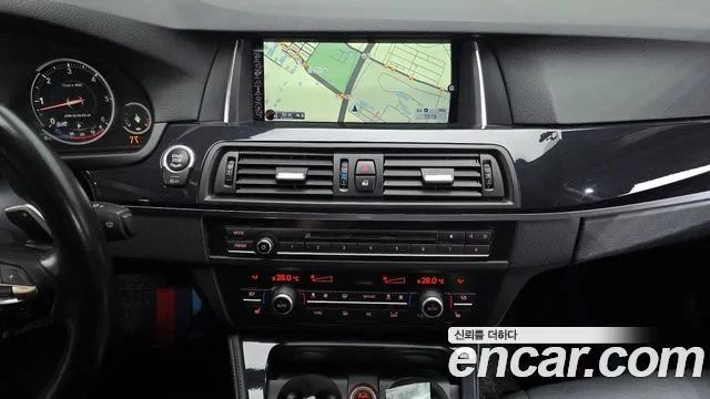 BMW 5-Series 2016 — фото 14