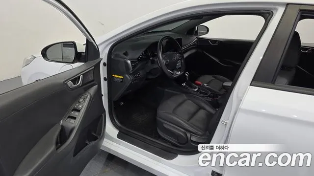 Hyundai Ioniq 2020 — фото 10