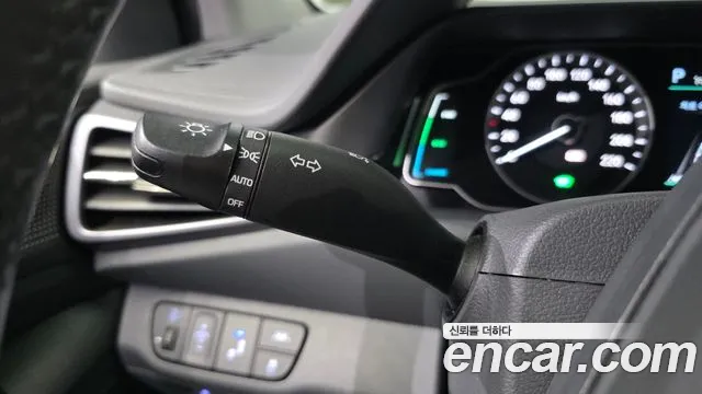 Hyundai Ioniq 2020 — фото 16