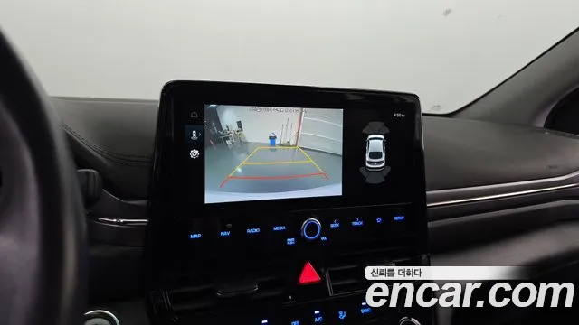 Hyundai Ioniq 2020 — фото 18