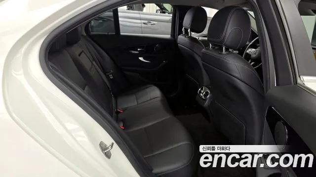 Mercedes-Benz C-Class 2020 — фото 17