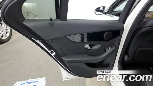 Mercedes-Benz C-Class 2020 — фото 15
