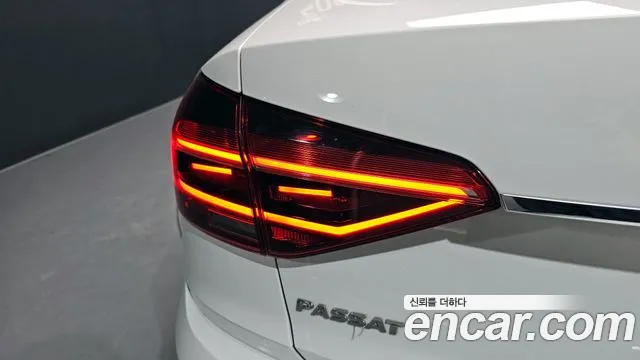 Volkswagen Passat 2018 — фото 9