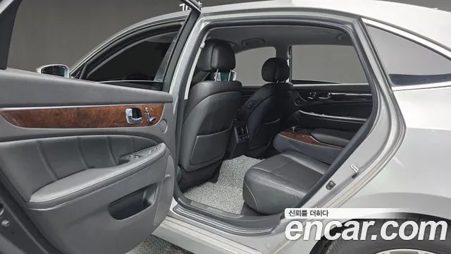 Hyundai Equus 2014 — фото 15