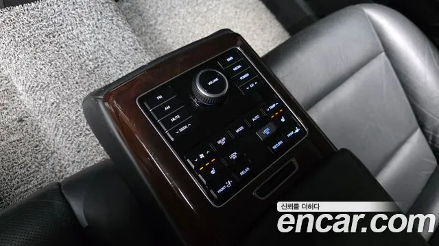 Hyundai Equus 2014 — фото 16