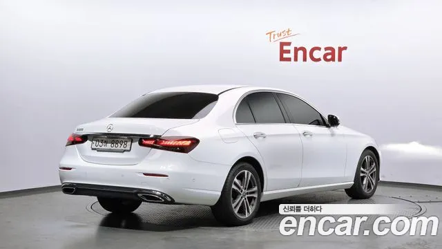 Mercedes-Benz E-Class 2023 — фото 2