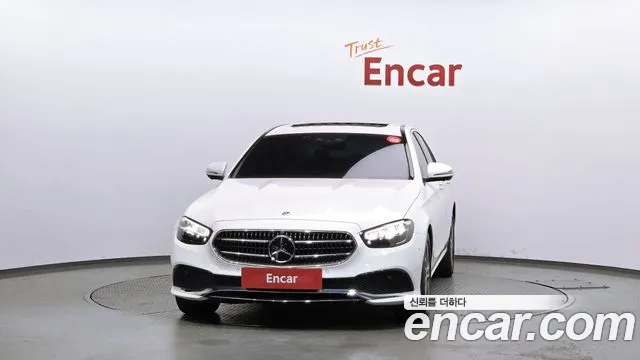 Mercedes-Benz E-Class 2023 — фото 3