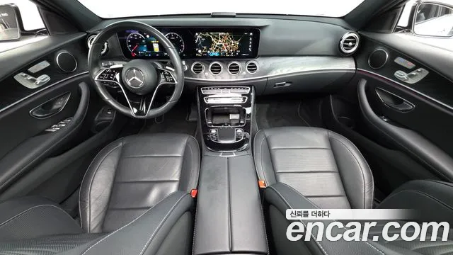 Mercedes-Benz E-Class 2023 — фото 7