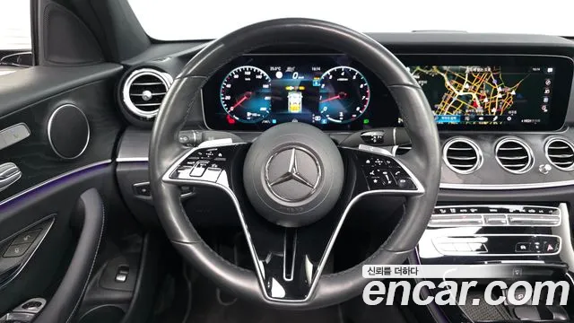Mercedes-Benz E-Class 2023 — фото 12