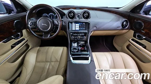 Jaguar XJ 2015 — фото 7