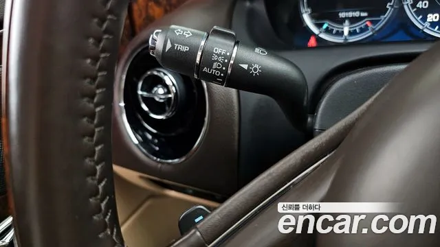Jaguar XJ 2015 — фото 14