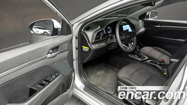 Hyundai AVANTE 2020 — фото 17