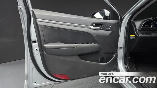 Hyundai AVANTE 2020 — фото 14