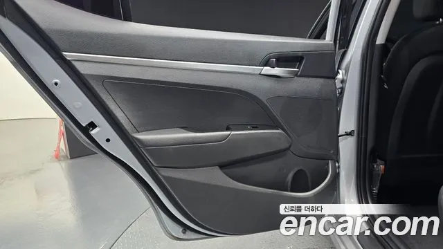 Hyundai AVANTE 2020 — фото 15