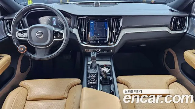 Volvo S60 2020 — фото 10
