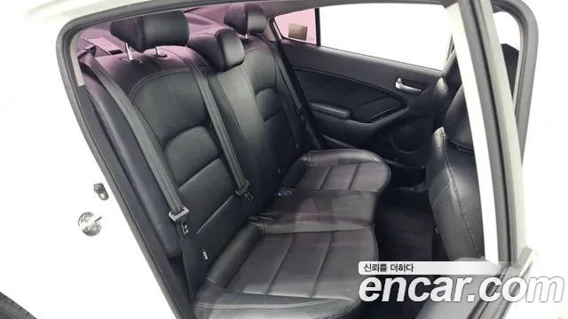 Kia K3 2015 — фото 16