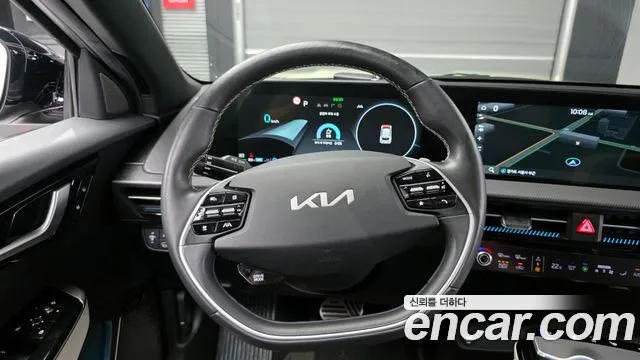 Kia EV6 2022 — фото 12