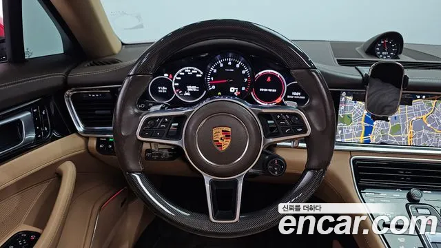 Porsche Panamera 2018 — фото 19