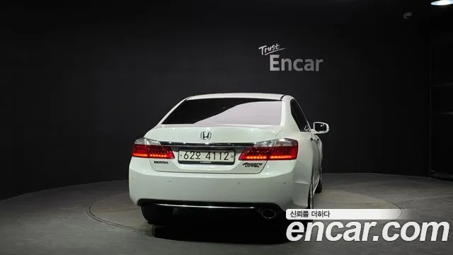 Honda Accord 2015 — фото 4