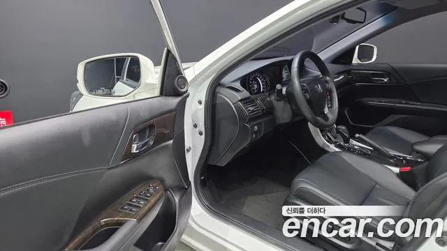 Honda Accord 2015 — фото 10