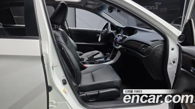Honda Accord 2015 — фото 11