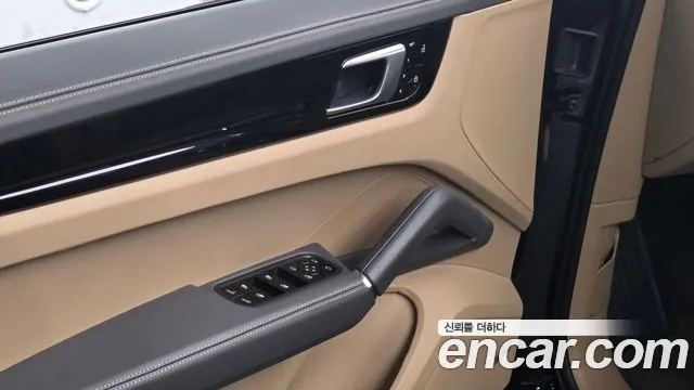 Porsche Cayenne 2021 — фото 16