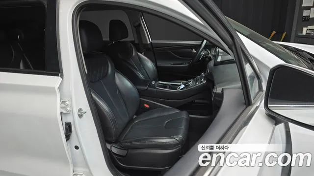 Hyundai Santafe 2021 — фото 18