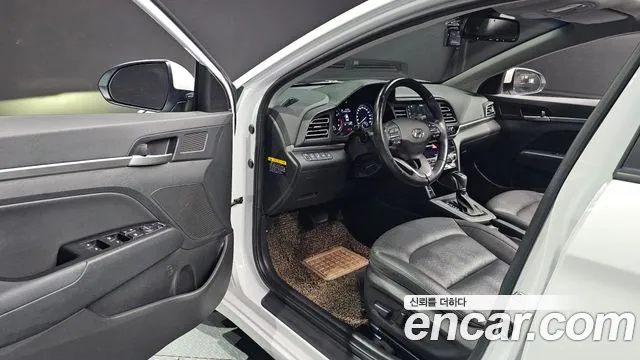 Hyundai AVANTE 2019 — фото 13