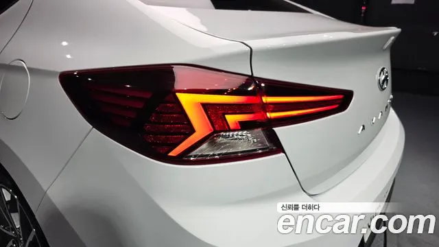 Hyundai AVANTE 2019 — фото 9