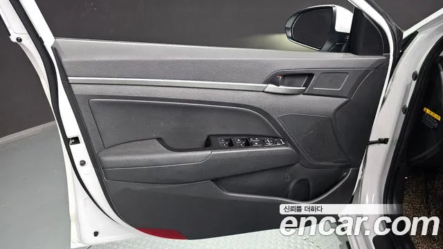 Hyundai AVANTE 2019 — фото 14