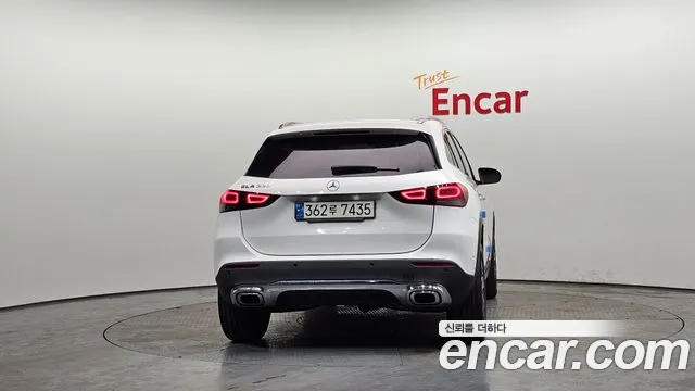 Mercedes-Benz GLA-Class 2021 — фото 4