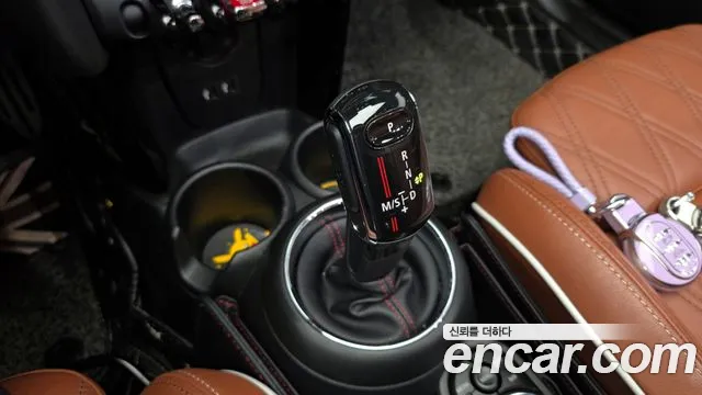 Mini Cooper Convertible 2020 — фото 12