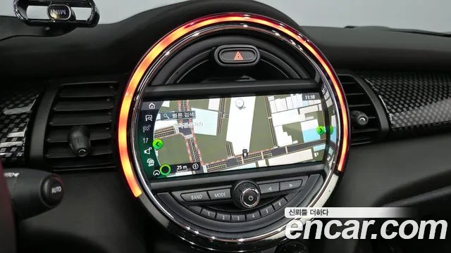 Mini Cooper Convertible 2020 — фото 19