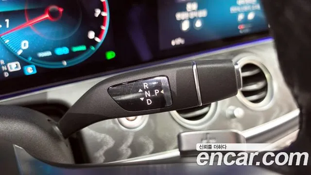 Mercedes-Benz E-Class 2021 — фото 12