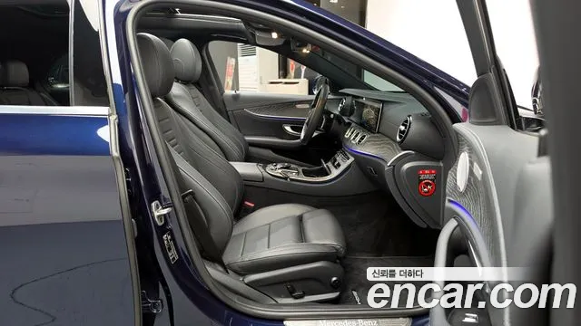Mercedes-Benz E-Class 2021 — фото 18