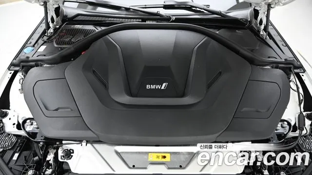 BMW i4 2024 — фото 6