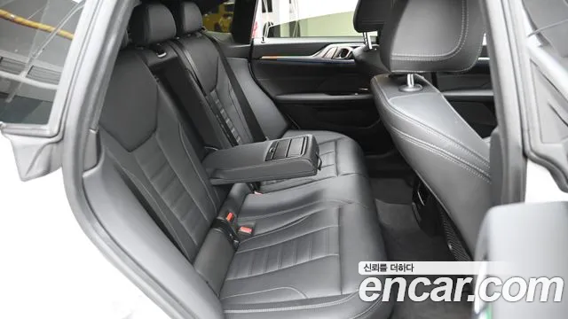 BMW i4 2024 — фото 13