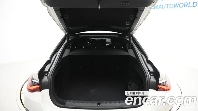 BMW i4 2024 — фото 20