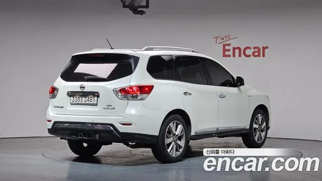 Nissan Pathfinder 2016 — фото 1
