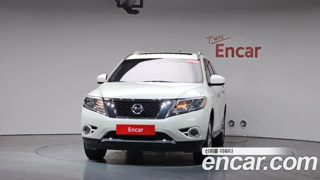 Nissan Pathfinder 2016 — фото 2