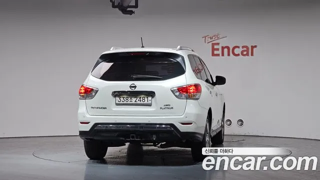 Nissan Pathfinder 2016 — фото 3