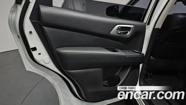 Nissan Pathfinder 2016 — фото 14