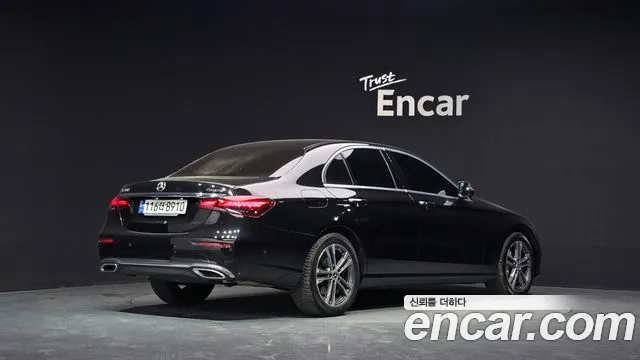 Mercedes-Benz E-Class 2022 — фото 2