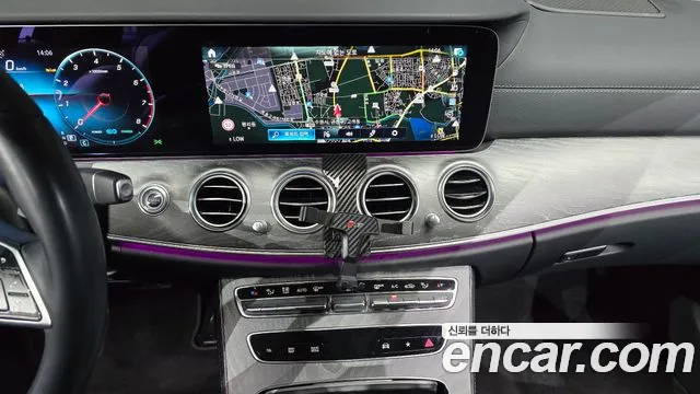 Mercedes-Benz E-Class 2022 — фото 19
