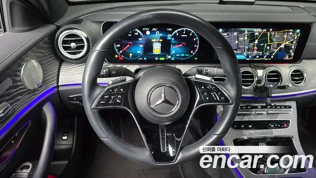 Mercedes-Benz E-Class 2022 — фото 16